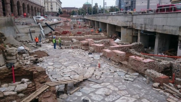 Дисниленд? Скопие? Не  &ndash; Лего-Ларго в София