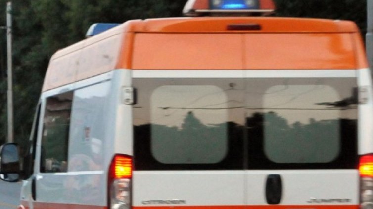 Шофьор на "Лада" загина след удар в дърво
