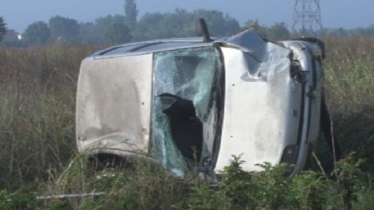 "Пунто" прелетя 50 метра по таван и в... нива 