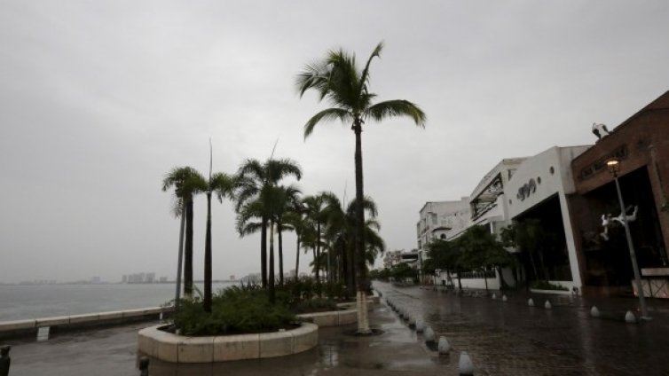 Страшните прогнози за урагана "Патрисия" не се сбъднаха