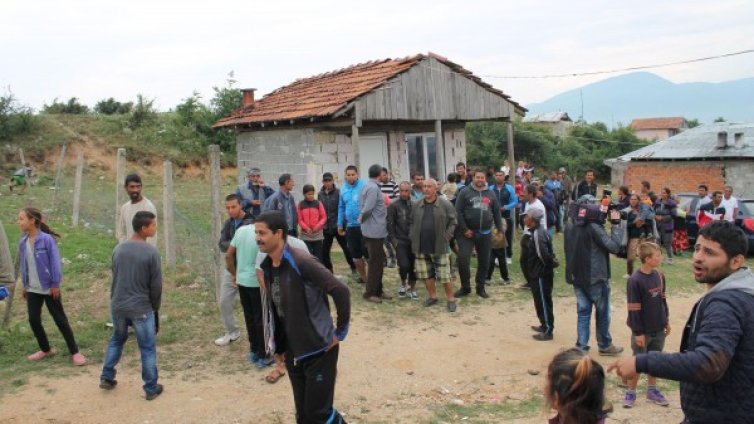 Роми щурмуваха изборна секция в Гърмен