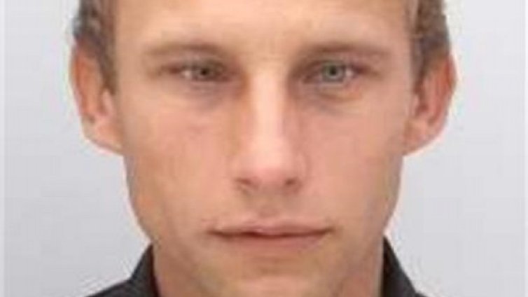 Полицията издирва 39-годишен, живеещ в Бургас