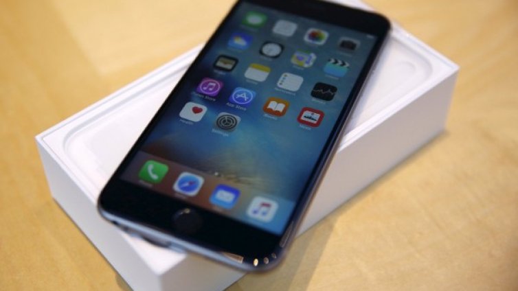 Какво е важно преди отчета на Apple