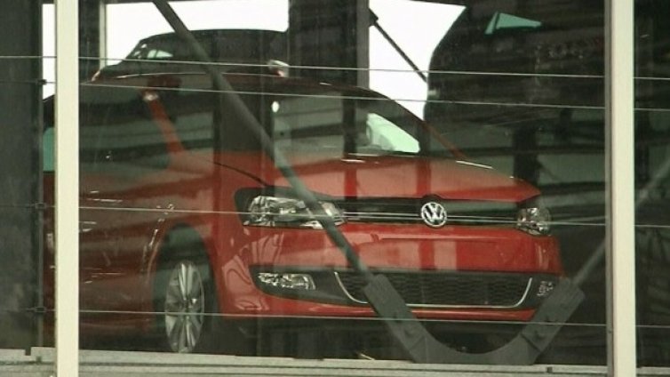 Меркел притеснена в Китай: Бистрят бъдещето на VW