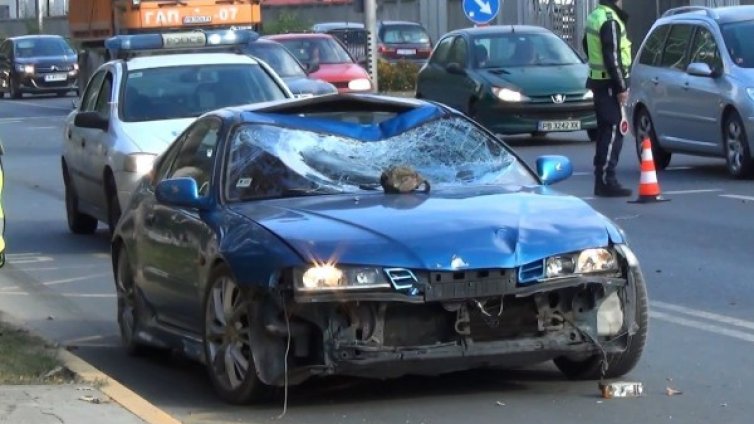 Шофьор уби колоездач, мина на червено в Пловдив