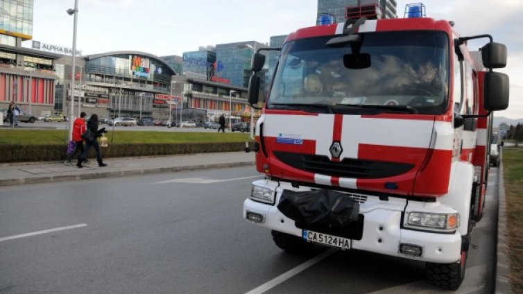 Пожарната угаси МОЛ-а за броени минути