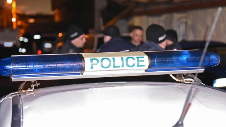 Пиян шофьор прати в болница мъж и дете