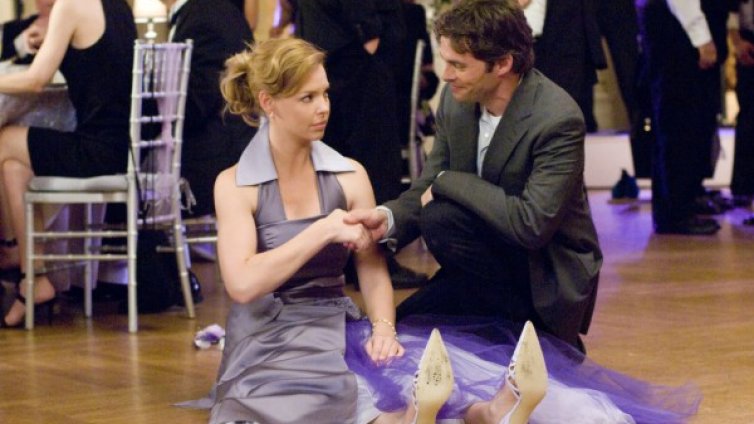 Знаци, че той е луд по вас