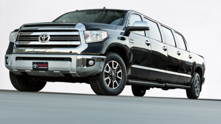 Пикап с 8 врати? Може, защо не?