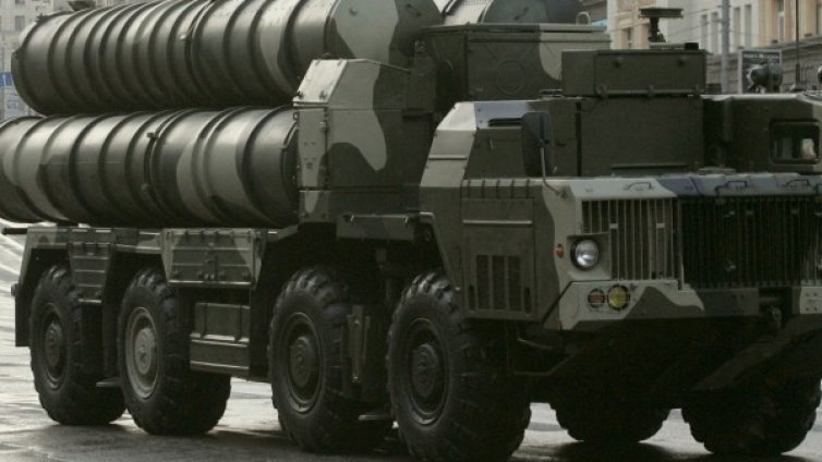 Русия подписа с Иран за доставката на ракетни системи С-300