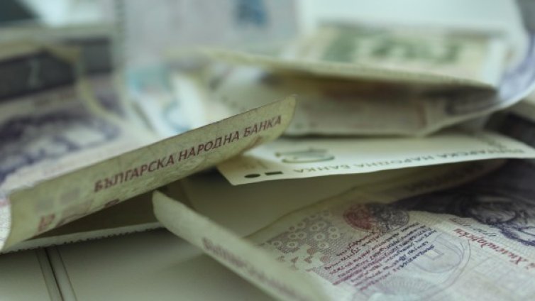 84-годишна баба "плати" 6 бона за климатици
