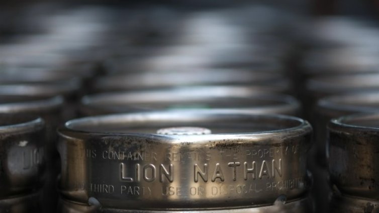 Два ТИР-а се удариха на "Тракия", по платното - бира!