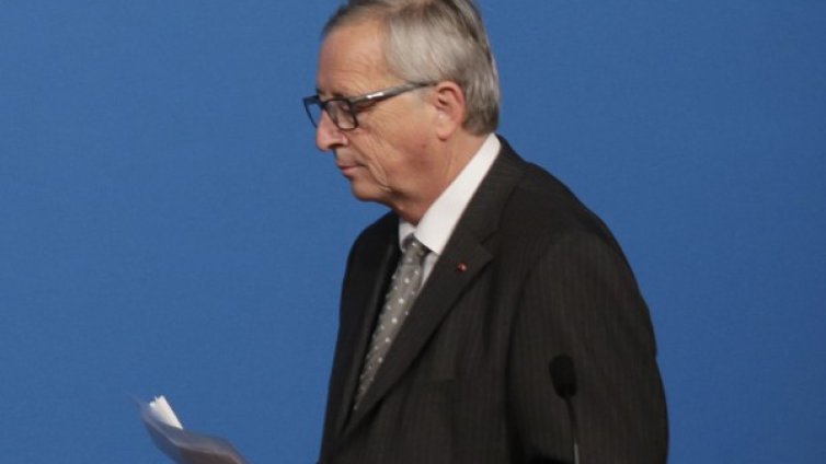 Юнкер: Дълбоко шокиран съм от събитията в Париж