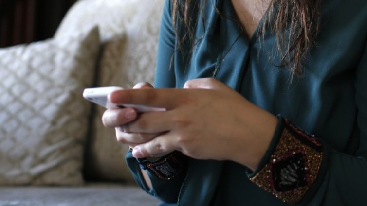 Котка спаси стопанката си от пожар, стана герой 