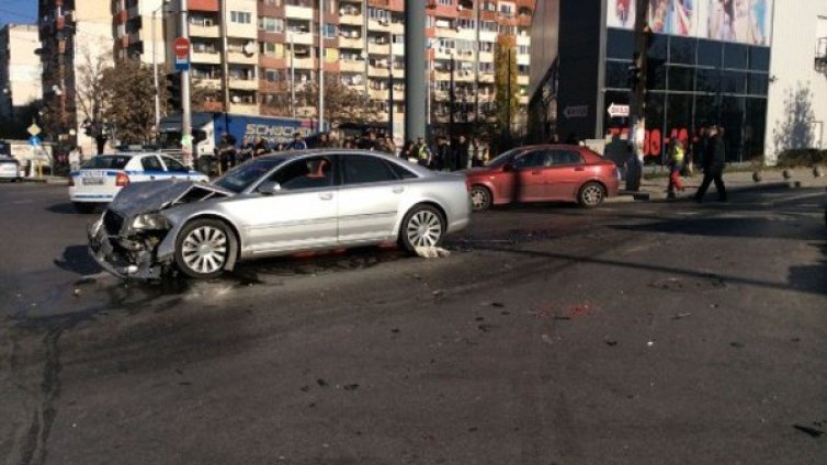 Жена загина при тежка катастрофа в София