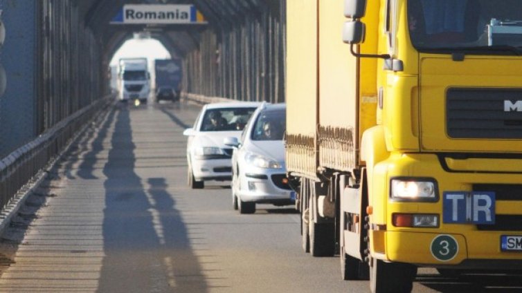 Преминаването през ГКПП "Дунав мост" става бавно