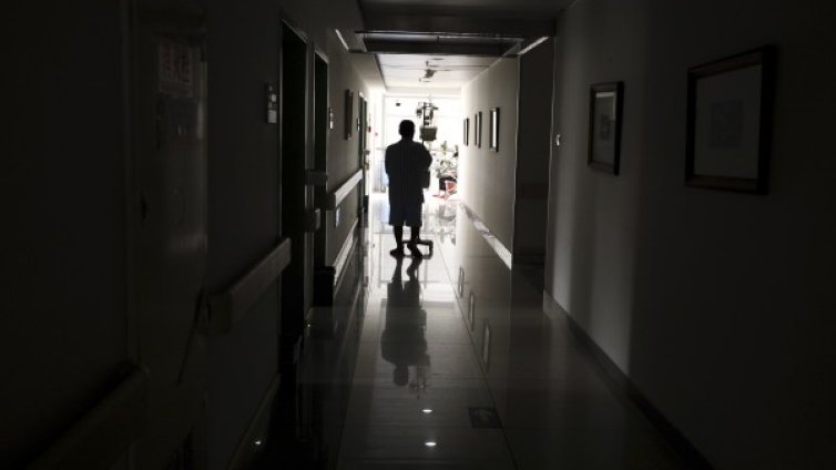 Съседка опита да измами психично болни, иска им имота