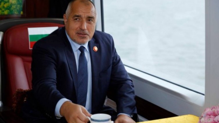 С 300 км/ч Борисов "летя" във влака до Шанхай