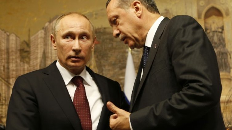 Путин за Ердоган: Нарочно ислямизира Турция!