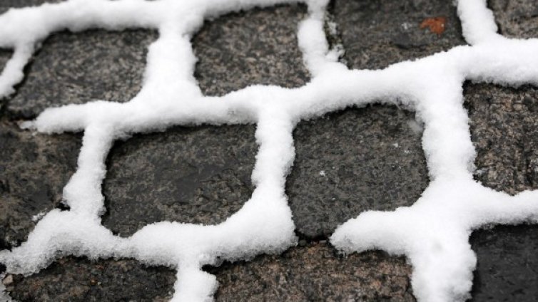 В четвъртък силен дъжд, вятър и&hellip; тук-там сняг