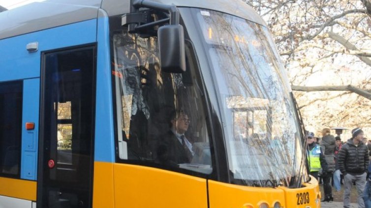 Авария остави без ток центъра на София, трамваите спряха