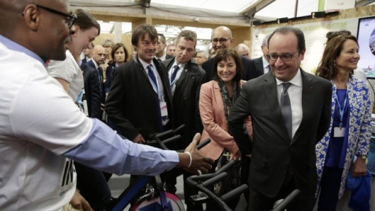 Рейтингът на Оланд скочи след кървавия петък, 13-ти