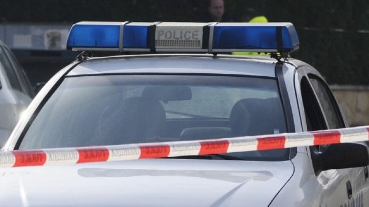 Бой за момиче прати деветокласник в болница