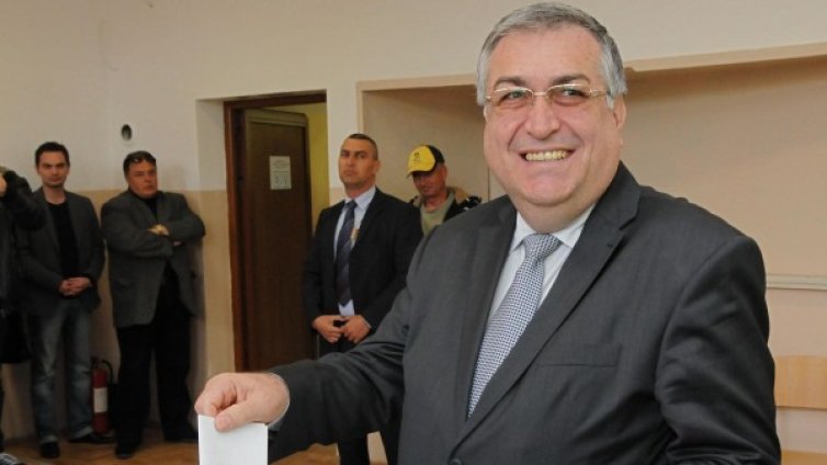 "Радикално добро": Задължителен вот за 7-8 г.!