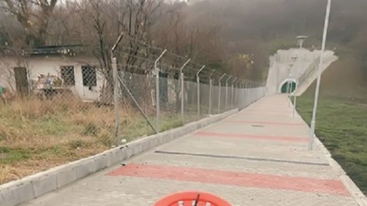 Тунел за 2 млн. до метрото, а гражданите - по баира!