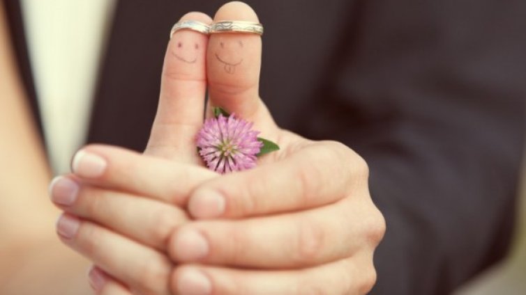 Обвиниха младеж, взел си невръстна булка