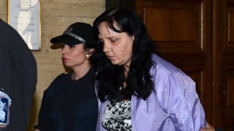 Адвокатът на акушерката: Не съм гледал записите!