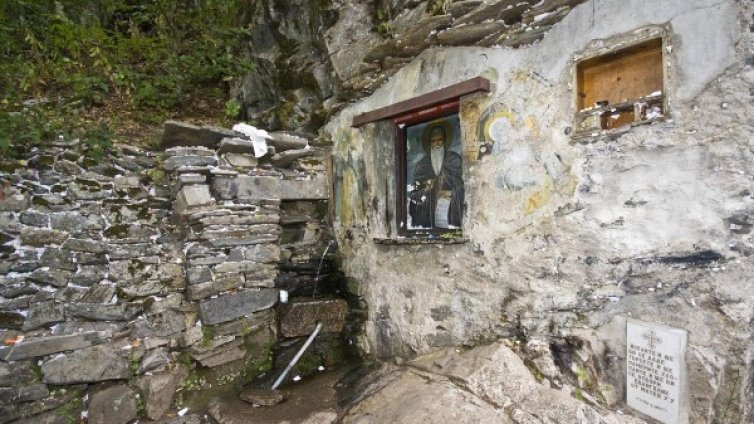 Чудодейните места на България: При Иван Рилски и Руската църква!