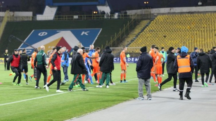 Кой докара тартюфщината във футбола ни?