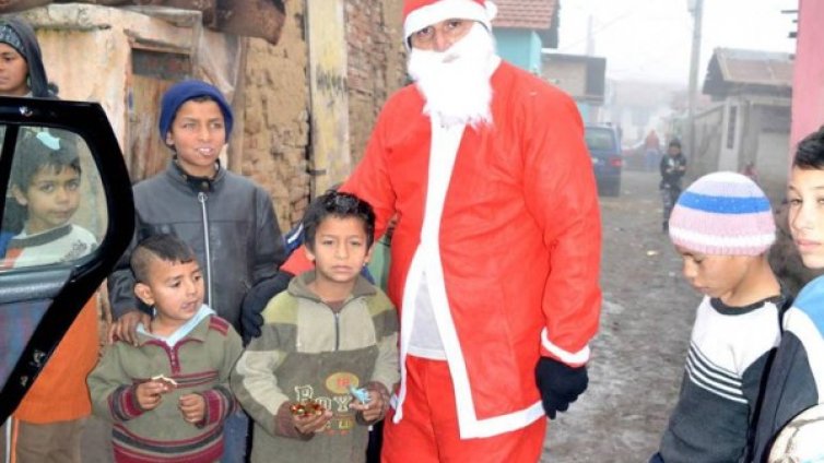 Янис &ndash; босото ромче взривило Facebook