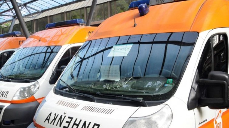 Още един, пил от отровната ракия &ndash; в болница