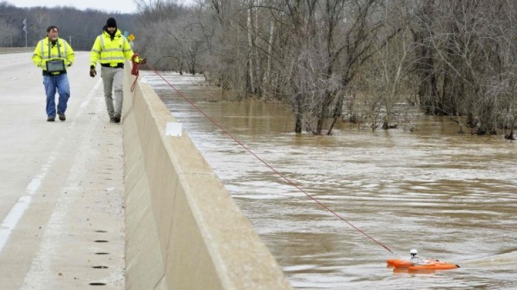 В южната част на САЩ се готвят за наводнения