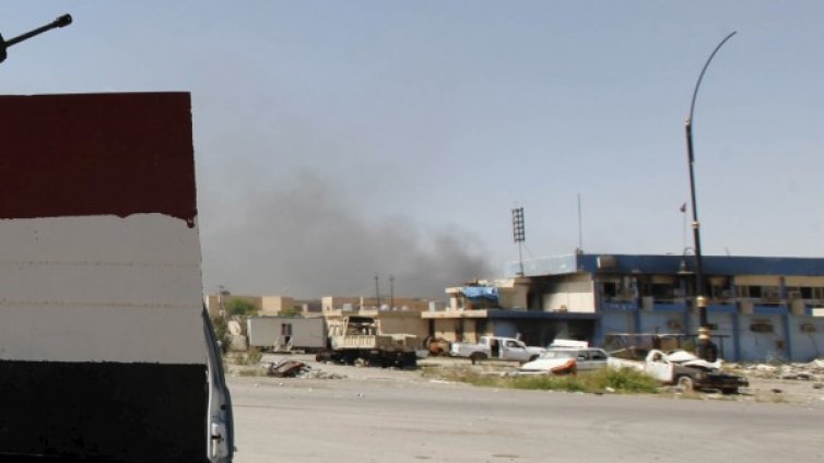 Атентатори самоубийци от ИД атакуваха база край Тикрит