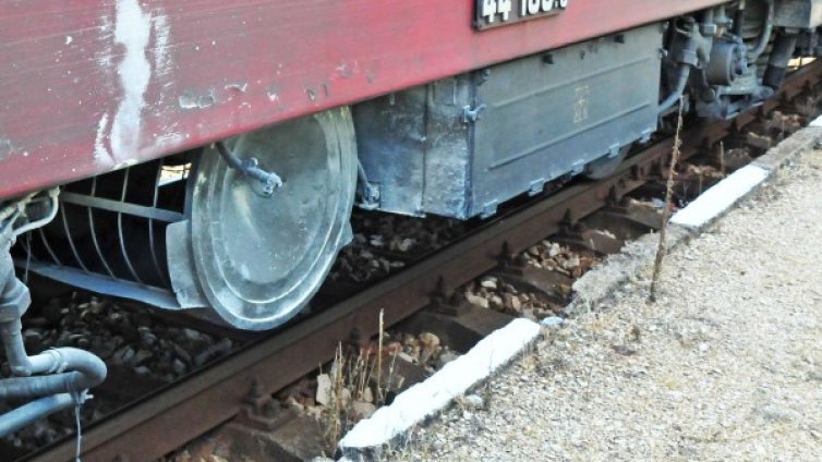 Влак удари човек на пешеходен прелез в Пловдив