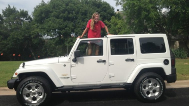 Чалга до дупка от мощни коли &ndash; ученическо придвижване