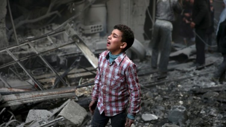 Руски бомби убиха 8 ученици и учителката им в Сирия