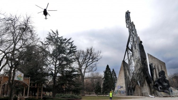 Съдът реши: Паметникът пред НДК може да се махне