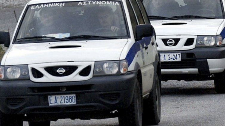 Полицията е по петите на българката, свързана със замразения труп