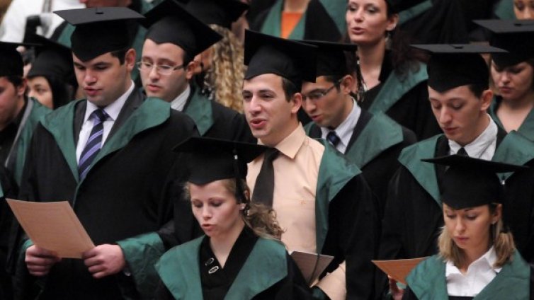 315 млади лекари положиха Хипократова клетва