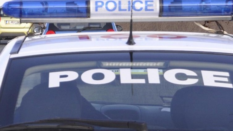 Откриха труп на младо момиче на плажа в Бургас