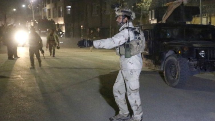 13 души загинаха при самоубийствен атентат в Афганистан