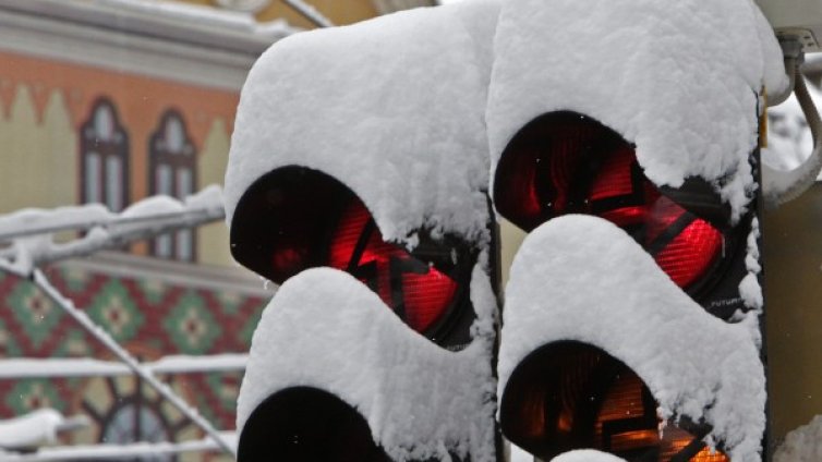 София буксува! Булевардите &ndash; задръстени