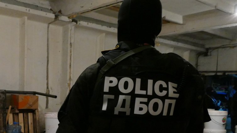 Следили година и половина групата на "петричкия Ескобар"