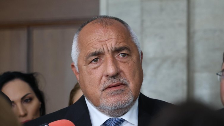 Борисов пак човърка Радев: Нека си хвърчат, да харчат парите на данъкоплатците