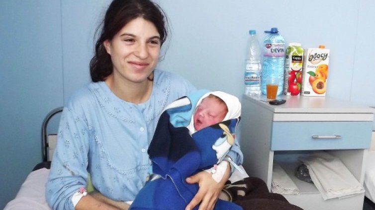 Снежна спешност! Румънка роди в Силистра