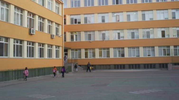 Превантивно: Монтират паникбутони в школата